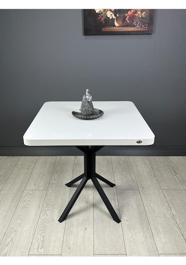 Tepe Beyaz Mutfak Yemek Masası Balkon Masası Kavisli Köşe Siyah Ayak 70 Cm