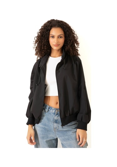 Riverstorm Kadın Siyah Dik Yaka Su Ve Rüzgar Geçirmez Oversize Crop Mevsimlik Yağmurluk Rüzgarlık Siyah
