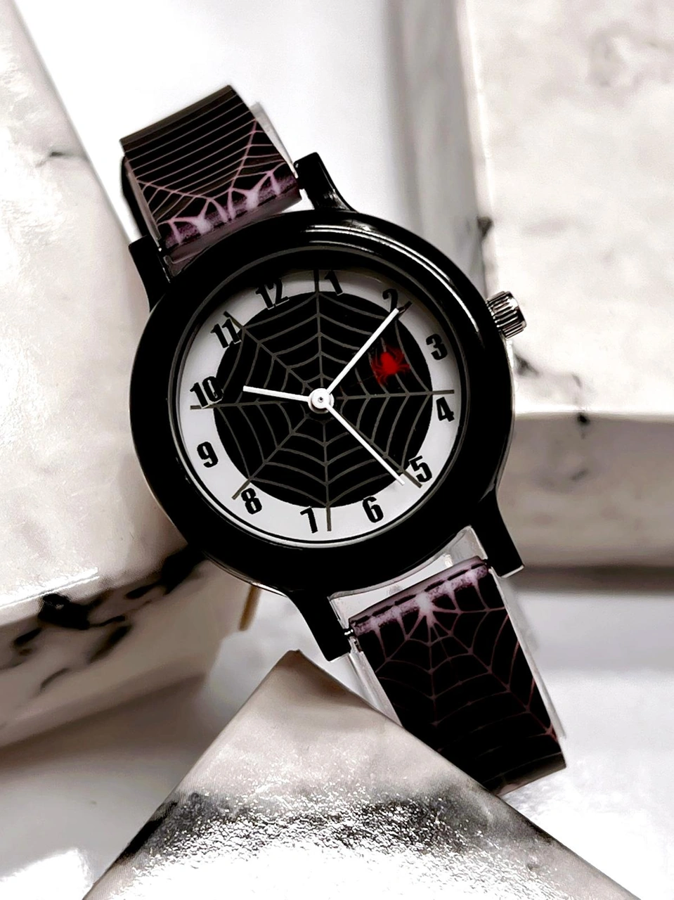 Coliseum Renkli Ve Figürlü Özel Kutulu Çocuk Kol Saati Ft.cls.ck09 Çok Renkli