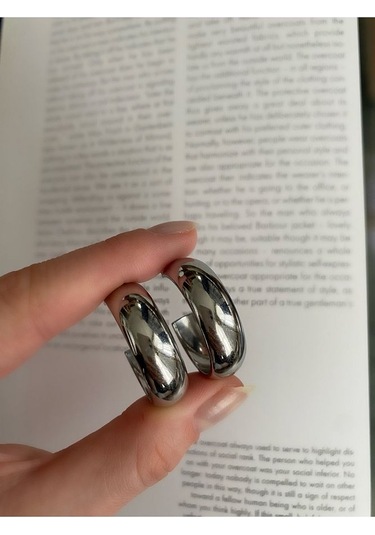 Kadın Halka Gümüş Renk Çelik Kararmaz Küpe Çifti Altın