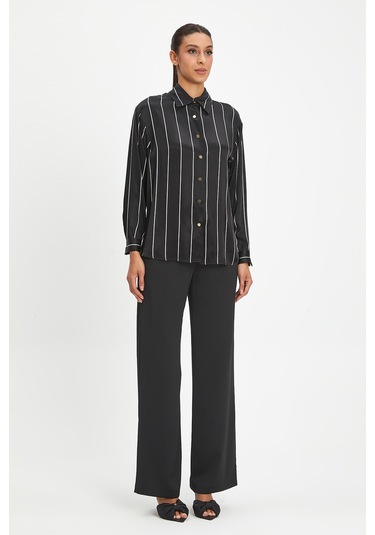 Kadın Çizgili Gömlek - Klasik Yaka Ve Düğme Detaylı Modern Tasarım Siyah