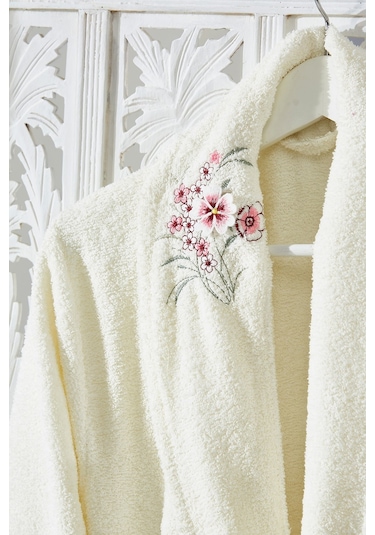 Family Nakışlı Krem & Krem Aile Bornoz Seti 6 Parça Çeyizlik Kadı