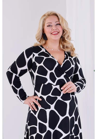 Kadın Siyah Beyaz Taş Desen Kruvaze Yaka Büyük Beden Esnek Maxi Elbise Siyah