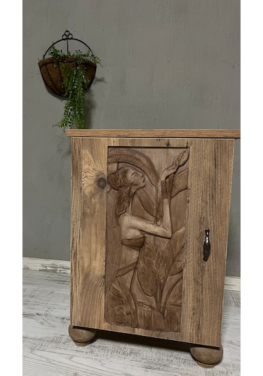 Nefertari Nin Sırrısırrı Komodin Sınırlı Sayıda