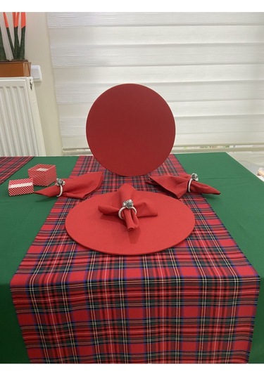 Koyu Yeşil Masa Örtüsü , Yılbaşı Runner , 4 Kırmızı Supla Seti , 4 Peçete