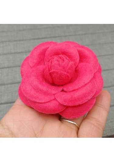 Lüks Siyah Beyaz Kumaş Kamelya Çiçek Broşu Kadın Büyük Gül Fushia- Wool 7cm Fushia- Wool 7cm Çok Renkli