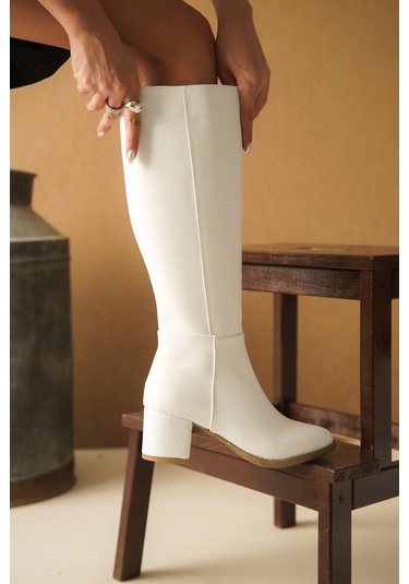 Morena Beyaz Deri Topuklu 5 Cm Topuklu Yanı Fermuarlı Günlük Kullanım Çizme Beyaz Deri