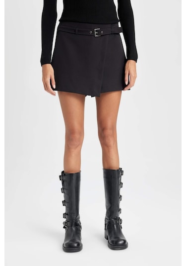 DeFacto A Kesim Yüksek Bel Kemerli Asimetrik Şort Etek D6448AX24HSBK81 Siyah
