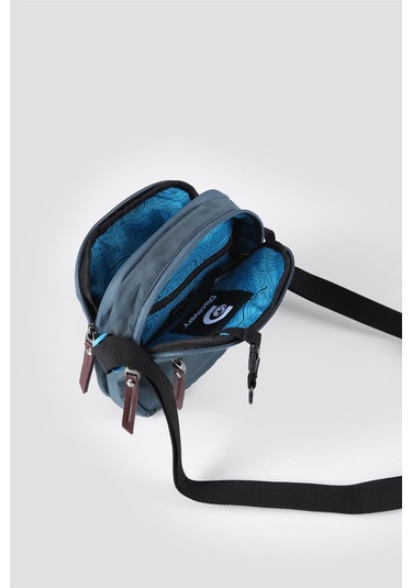 D00713 Discovrey Askılı Çanta Petrol