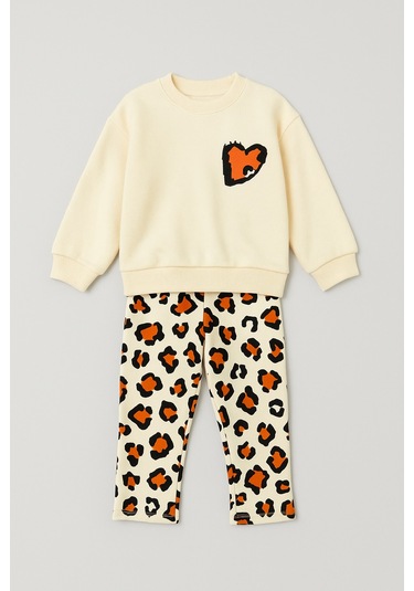 Kız Çocuk Siyah 3 İplik Şardonlu Takım Yıldız Desenli Sweatshirt & Rahat Eşofman Altı Ekru