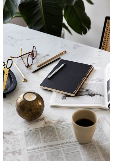 A5 Siyah Kraft Karton Kapak 70 Yaprak 110 Gram Kareli Not Defteri Kareli Siyah