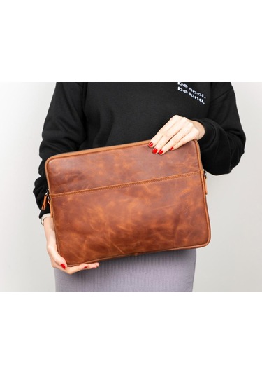 Bloomsleeve Leeds 16" Cognac Brown Hakiki Deri Laptop & Tablet Kılıfı Kahverengi