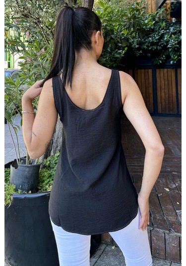 Kadın Siyah Yuvarlak Yaka Ve Düğme Detaylı, Kalın Askılı Keten Atlet Bluz Siyah