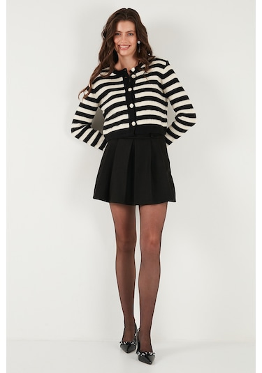 Lela Çizgili Oversize Fit Bisiklet Yaka Düğmeli Crop Triko Bayan Hırka 4615567 Siyah