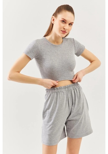 Kadın Kısa Kol Bisiklet Yaka Vücuda Oturan %100 Pamuklu Kaşkorse Esnek Crop Bluz Açık Gri