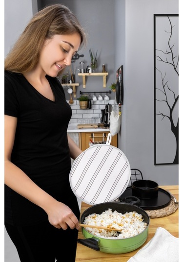 Morlay Önlük+Fırın Eldiveni+Tutacak 2 Adet+Poşetlik+Demlematik Mutfak Seti 6'lı Krem - Gri Çizgili