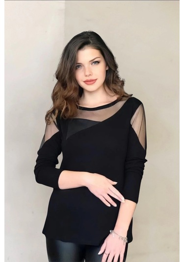 Önü Ve Omuzları Tül Parçalı Bluz Siyah
