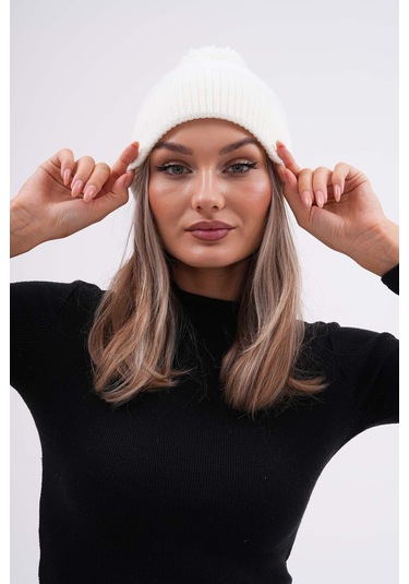 Peluş Ponponlu Bere Beyaz