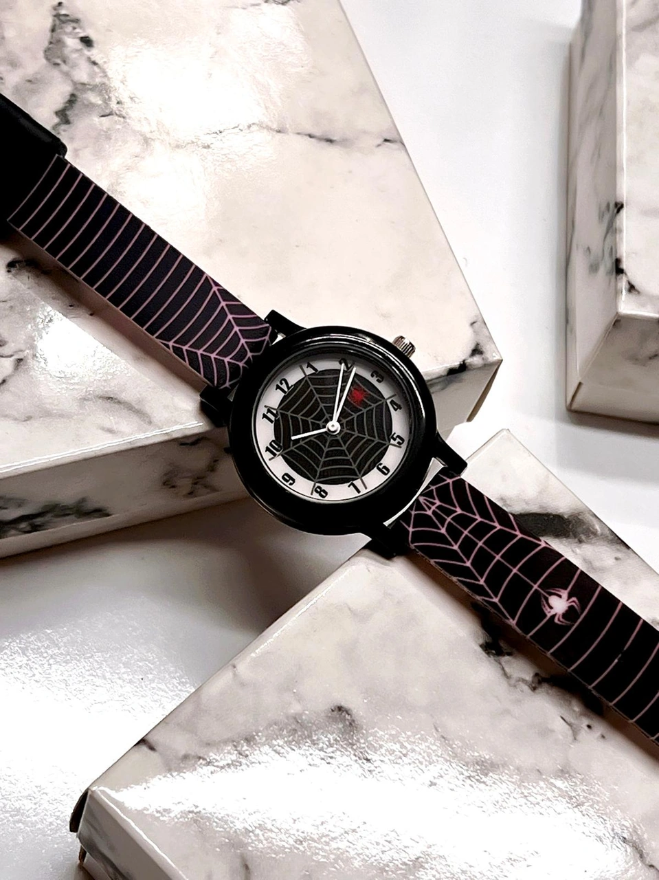 Coliseum Renkli Ve Figürlü Özel Kutulu Çocuk Kol Saati Ft.cls.ck09 Çok Renkli