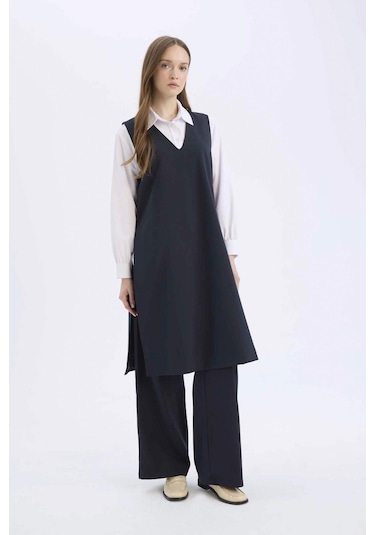 DeFacto Regular Fit V Yaka Basic Düz Uzun Cepli Süveter E1340AX25SPNV173 Lacivert
