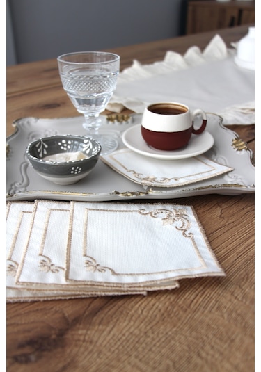 Köşeli 6'lı Kokteyl Kahve Sunum Peçetesi Nakış İşlemeli Gardenya Sunumluk Bronz