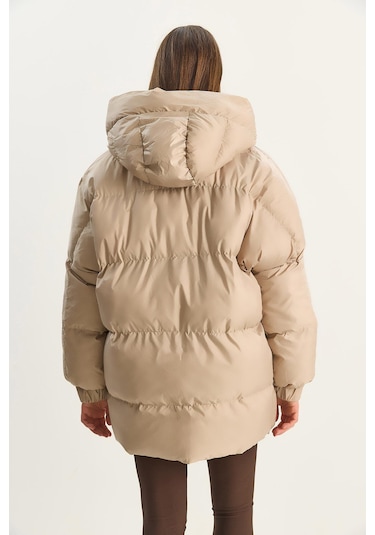 Shade Kadın Kapüşonlu Oversize Yarasa Kol Şişme Mont 60283686 - Bej