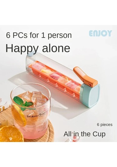 Buz Küpü Kalıp İle Bir El Ev Yapımı Tepsiler İle Dondurucu İçin Sarı