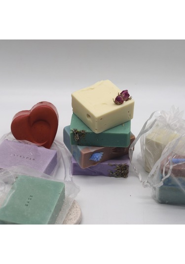 Tardan Kalp Desenli Gül Kokulu Dekoratif Banyo ve El Sabunu 100 G