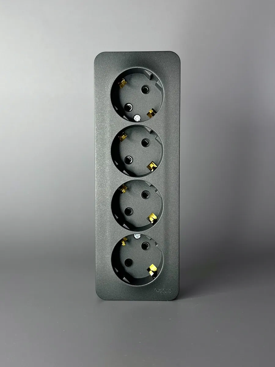 Systeme Electric Topraklamalı Kapaklı Dörtlü Yüzey Prizi 323029212 Schneider Electric Dış Montaj Blnra011416 Euro Fiş Topraklama