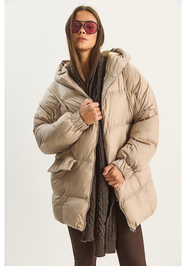 Shade Kadın Kapüşonlu Oversize Yarasa Kol Şişme Mont 60283686 - Bej