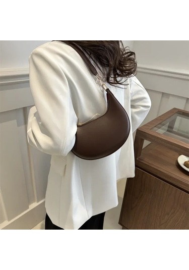 Yeni Moda High-end Ay Şeklinde Beyzbol Çantası Gösteren Lüks Kadın Tek Omuz Khaki 21x5x12.5cm Haki