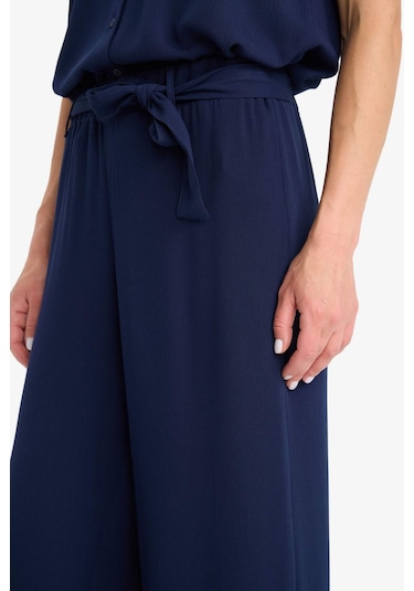 Defacto Culotte Geniş Paça Krinkıl Viskon Kapri C9565ax25smnv135 Lacivert Defacto Culotte Geniş Paça Krinkıl Viskon Kapri C9565ax25smnv135 Lacivert