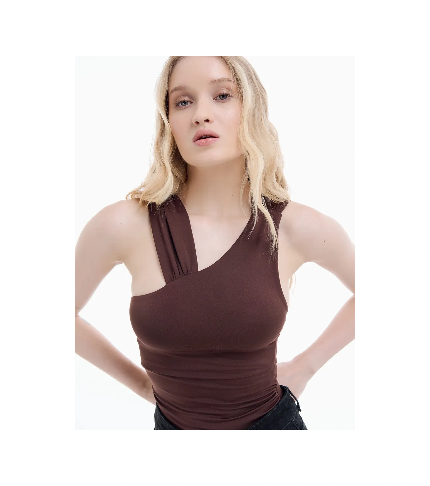 Tvoe Aksesuarlı Askılı Gece Body Bluz 423578838 Kahverengi