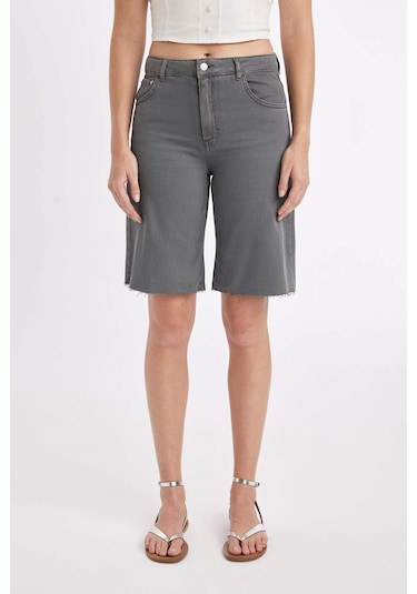 Defacto Normal Bel Kısa Paça Gabardin Bermuda Şort D0965AX24SMGR449 Gri Defacto Normal Bel Kısa Paça Gabardin Bermuda Şort D0965AX24SMGR449 Gri