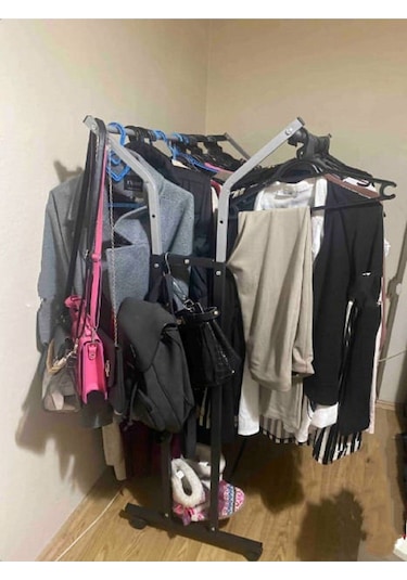 Teknor V Ayarlı Paslanmaz Metal Konfeksiyon Elbise Askılık Tekerlekli Portatif Askılık Siyah