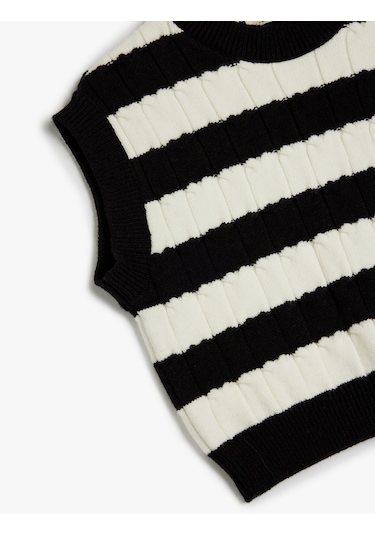 Koton Çizgili Slim Fit Bisiklet Yaka Crop Süveter Ekru Çizgili 5wkg90109at Ekru Çizgili Ekru