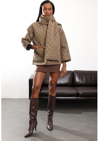 Kahverengi Atkı Detaylı Kapitone Mont 0762 Kahverengi