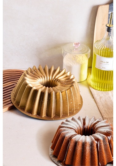 Cake Pro Döküm Yıldız Gold Kek Kalıbı Gold