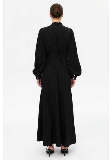 Kolye Detaylı Kloş Elbise Siyah Siyah