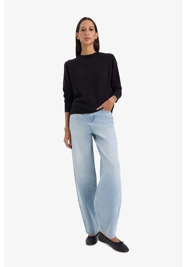 Defacto - Relax Fit Bisiklet Yaka Triko Kazak C0058AX24WN Siyah Defacto - Relax Fit Bisiklet Yaka Triko Kazak C0058AX24WN Siyah