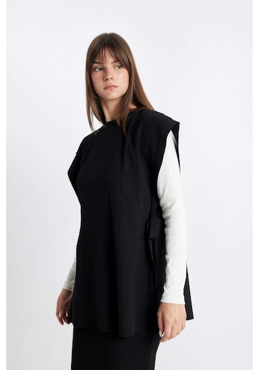 Defacto Regular Fit Bisiklet Yaka Basic Düz Yan Bağlamalı Triko Süveter Y1323AZ24AUBK81 Siyah