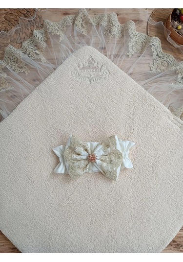 Yenidoğan Kuzulu Taç Nakış Güpürlü Fiyonklu Duvaklı Prizma Taş Unisex Kundak Bebek Battaniyesi Ekru Renkli Çok Renkli