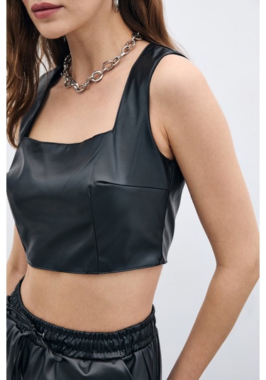 Kare Yaka Deri Crop - Siyah-135667 Siyah