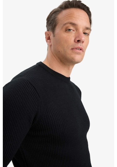 Defacto Standart Fit Normal Kesim Bisiklet Yaka Dokulu Triko Kazak C8814ax25wnbk27 Siyah Defacto Standart Fit Normal Kesim Bisiklet Yaka Dokulu Triko Kazak C8814ax25wnbk27 Siyah