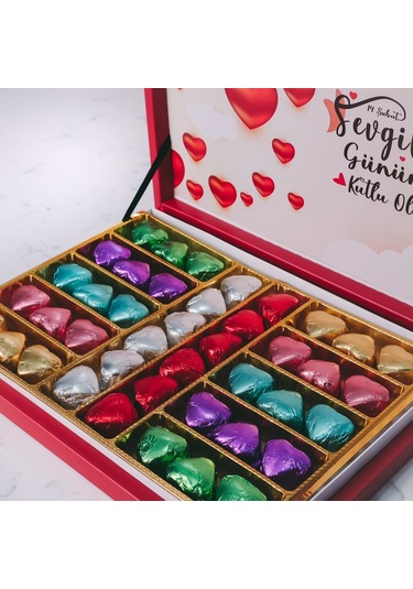 Kalp Ve Bulut Temalı Beyaz Kutu 42 Adet Yaldızlı Kalp Çikolata