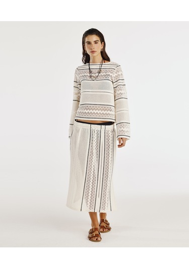 Yargıcı Dizaltı Yırtmaçlı Kalem Etek 25yket4020b 037 Ekru