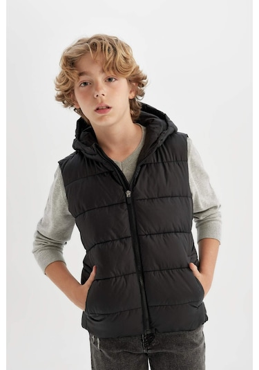 Defacto Erkek Çocuk Su İtici Kapüşonlu Şişme Yelek C4334A824AUBK27 Siyah