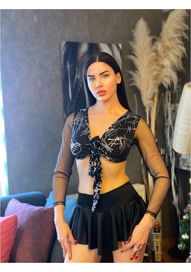 Parlak Göğüsten Bağlamalı Kadın Şort Etekli Takım