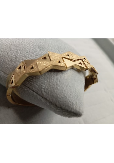 Kelebek Model Gold Renk Kelepçe Bileklik Gold