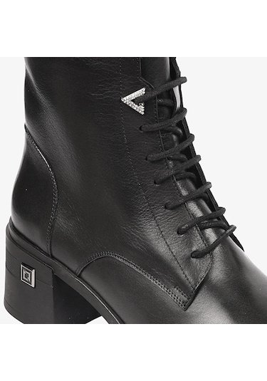 Greyder 59127 Kadın Hakiki Deri Bağcıklı Kenarı Fermuarlı Kalın Topuk Chıc Bot 001 Greyder 59127 Kadın Hakiki Deri Bağcıklı Kenarı Fermuarlı Kalın Topuk Chıc Bot 001